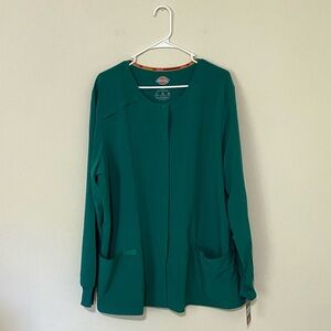 NWT Women’s Dickies EDS Essentials Green Long Sleeve Button Down Scrub Top 2XL
